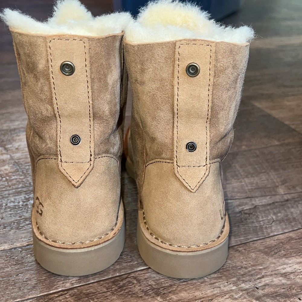 Ugg boots - Picture 8 of 9